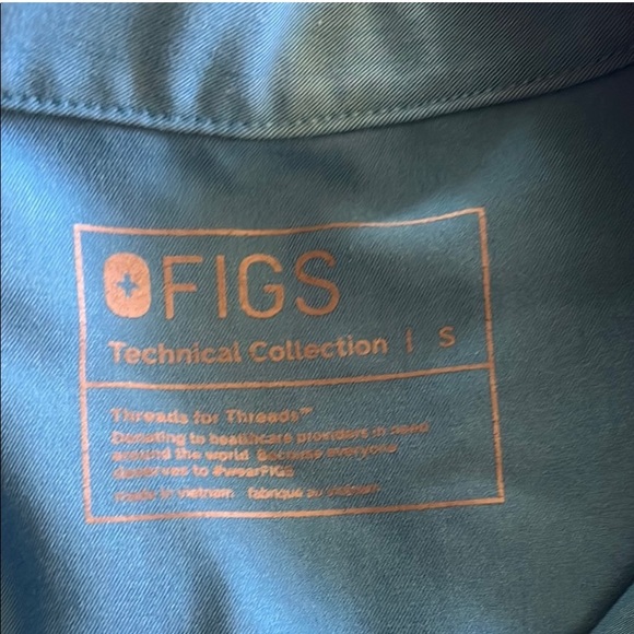 Figs Rafaela Top - Picture 3 of 4